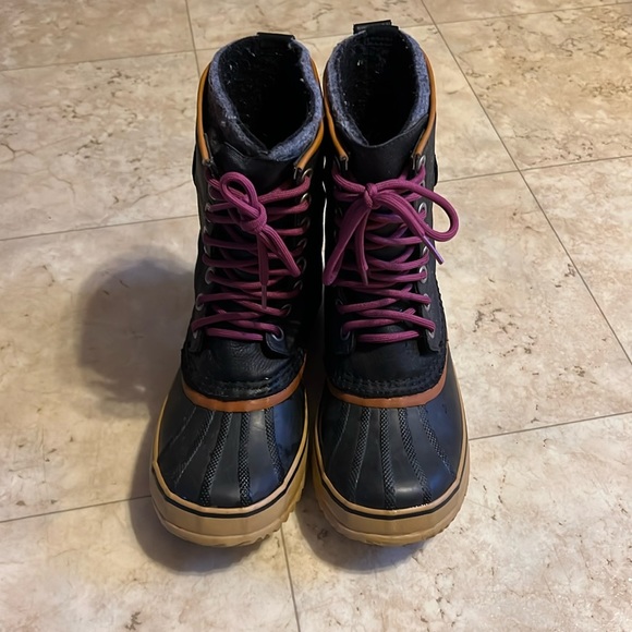 Sorel Women’s 1964 CVS Black and Pink Waterproof Laceup Winter Boots Size 9 - Picture 2 of 5